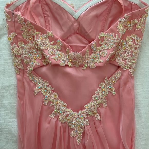 La Femme Prom Dress - Picture 8 of 11